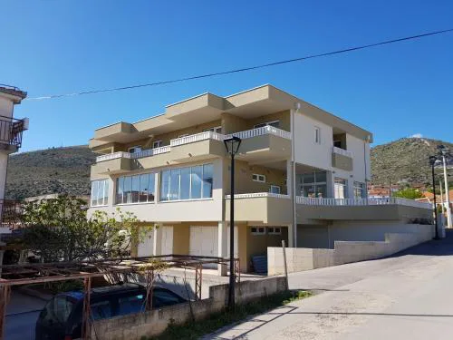 Apartmani MARELLA