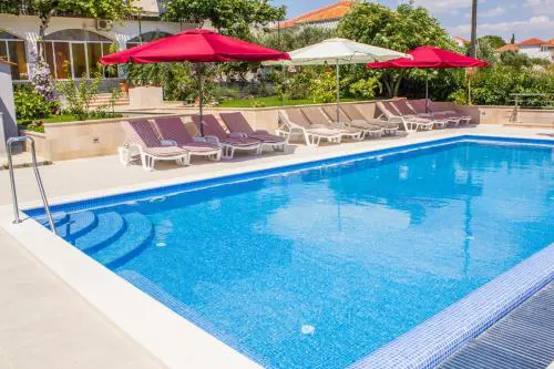 Apartment in Seget Donji 7428