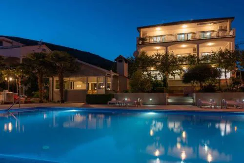 Apartment in Seget Donji 7430
