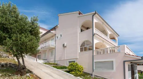 Apartments with parking space Seget Vranjica, Trogir - 12499