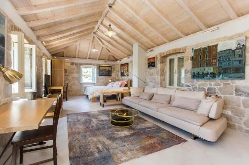 Heritage Art Home