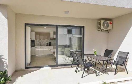 Lovely Apartment In Seget Donji