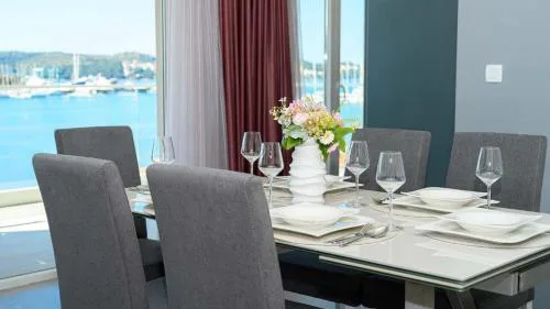 Seaside Luxury Apartment Trogir