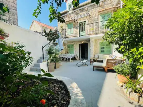 Villa Seget Donji