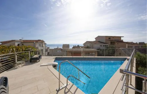 Nice Apartment In Dugi Rat With Wifi