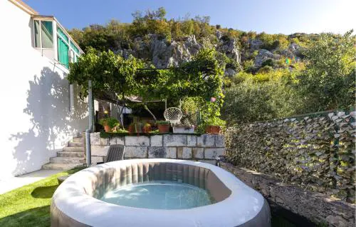 4 Bedroom Gorgeous Home In Gornja Brela