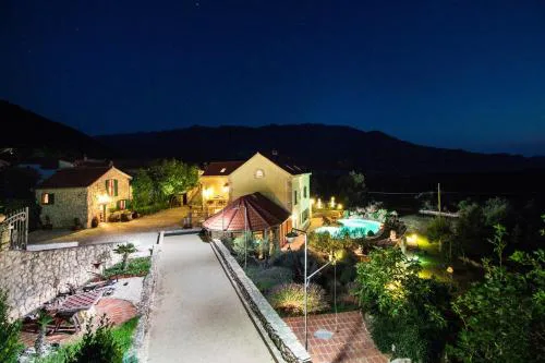 Villa Bajici 11328