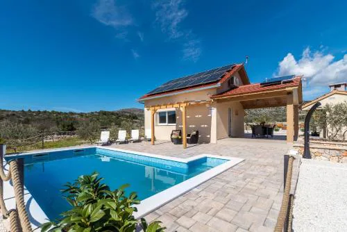 Holiday house OLIVE LAND