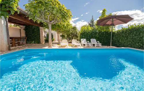Amazing Home In Vinjani Donji