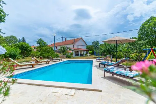 Holiday house Mia with pool