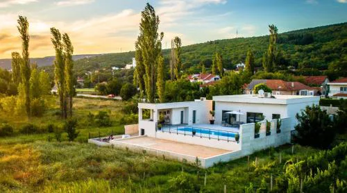 Villa Nami