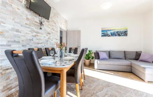Cozy Apartment In Suvi Potok, Jesenice,