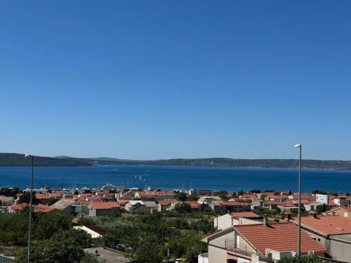 Dragon Paradise - Sea View, Garden & Marina Split Riviera