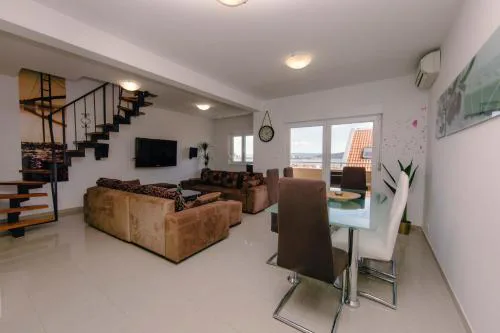Large 3-bedroom apartment near Split Dalmatia