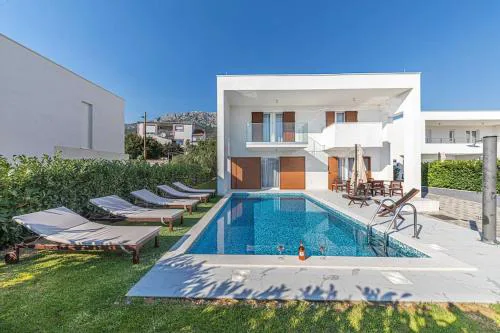 Luxury Villa Tina with private heated pool