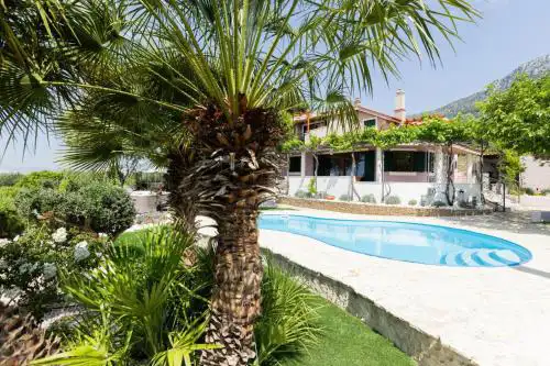 Villa Bellezza with heated pool near Split