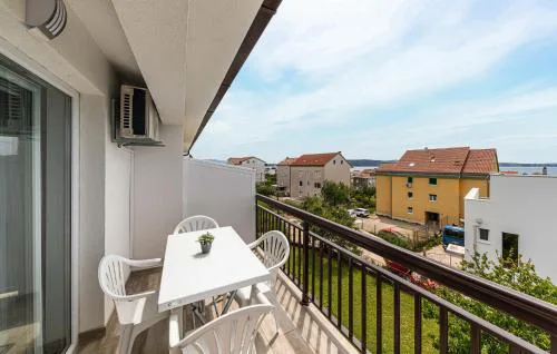Amazing Apartment In Kastel Kambelovac