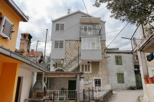 Apartments by the sea Kastel Kambelovac, Kastela - 8679