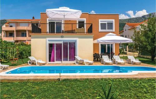 Beautiful Home In Kastel Kambelovac