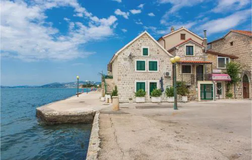 One-Bedroom Apartment With Sea View In Kastel Kambelovac