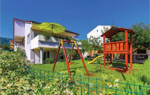 Three-Bedroom Apartment Kastel Kambelovac With Sea View 01