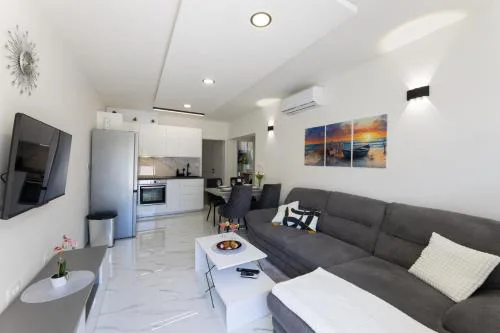 Apartment Coastal Charm
