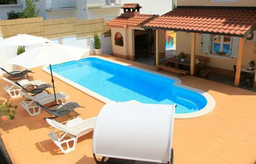 Apartment Darija with private pool
