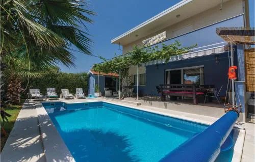 Holiday Home Kastel Luksic 12