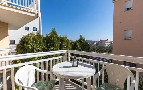Lovely Apartment In Kastel Luksic