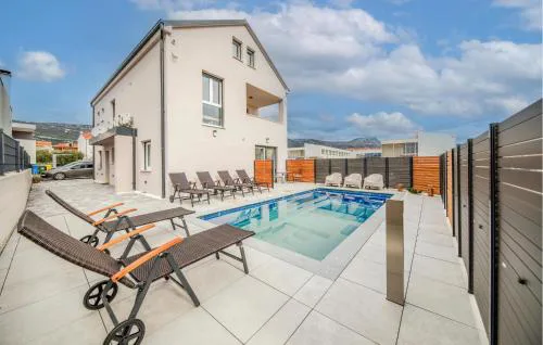 Gorgeous Apartment In Kastel Novi