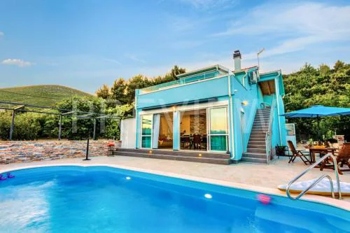 Villa Zoe, beautiful view,private pool, secured parking