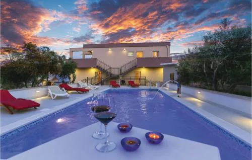 Amazing Home In Kastel Stafilic