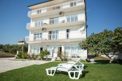 Apartments by the sea Kastel Stafilic, Kastela - 20981