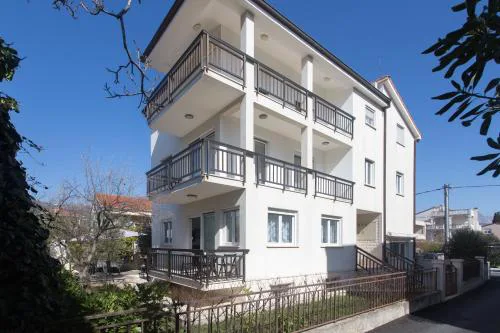 Apartments Villa JaPeRi