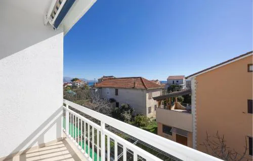Cozy Apartment In Kastel Stafilic