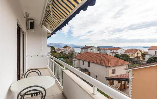 Lovely Apartment In Kastel Stafilic