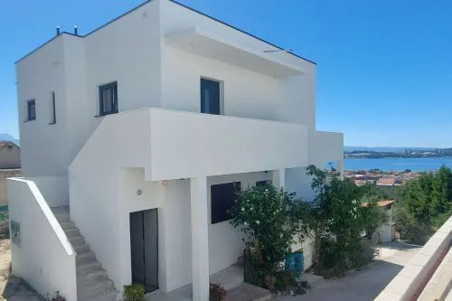 Apartments with a parking space Kastel Sucurac, Kastela - 23495
