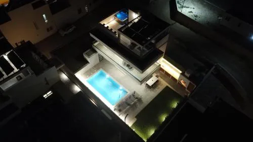 Luxury Villa Teo with heated swimming pool and panoramic view