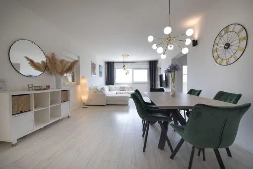 New! Cozy Apartment for 4, near Sea and Split