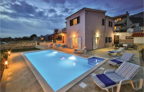 Three-Bedroom Holiday Home In Kastel Sucurac