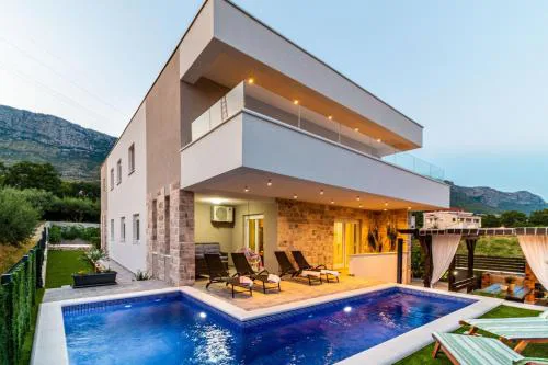 Villa Olea Mit Pool In Kastel Sucurac, Dalmatien
