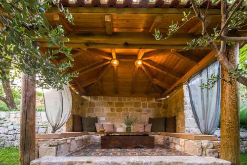 Holiday Home Radic, heated pool united with nature