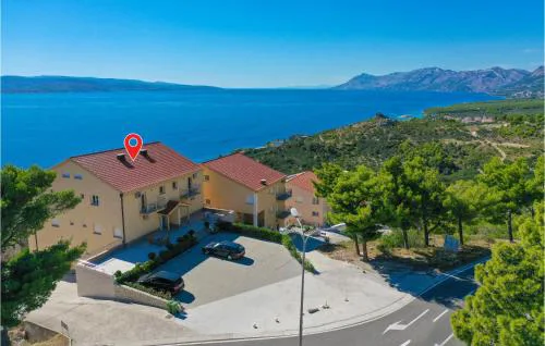Lovely Apartment In Krvavica
