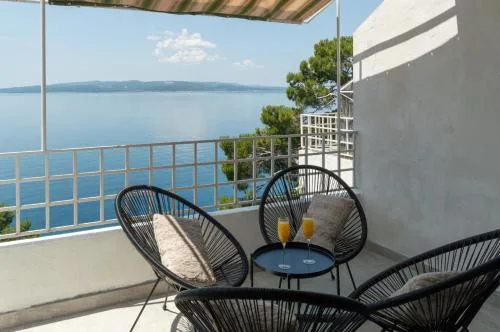 Ocean front apartment with stunning view
