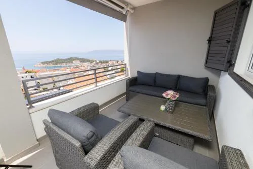 Apartment Cosmopolitan , Sea View, and free garage parking