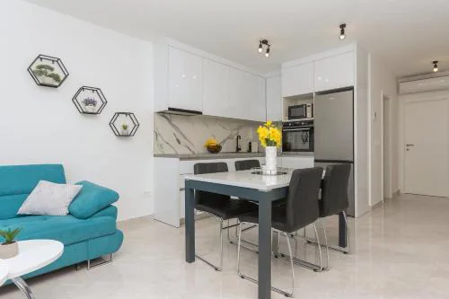 Apartment Ema