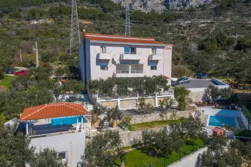 Apartment Glavina with heated pool