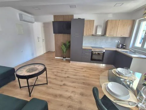 Apartment M&M-sea view & private parking