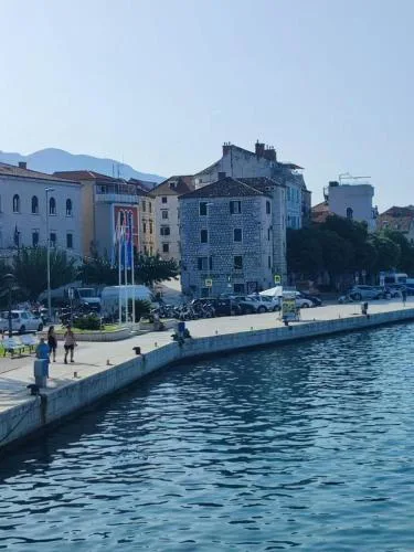 Apartment Port