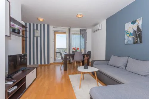 Apartment Sea View in Makarska, free parking